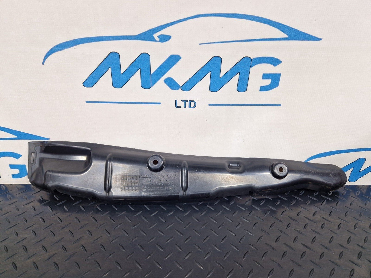 16-19 AUDI A4 B9 GENUINE FRONT RIGHT WING FILLER INSULATOR 8W0821112