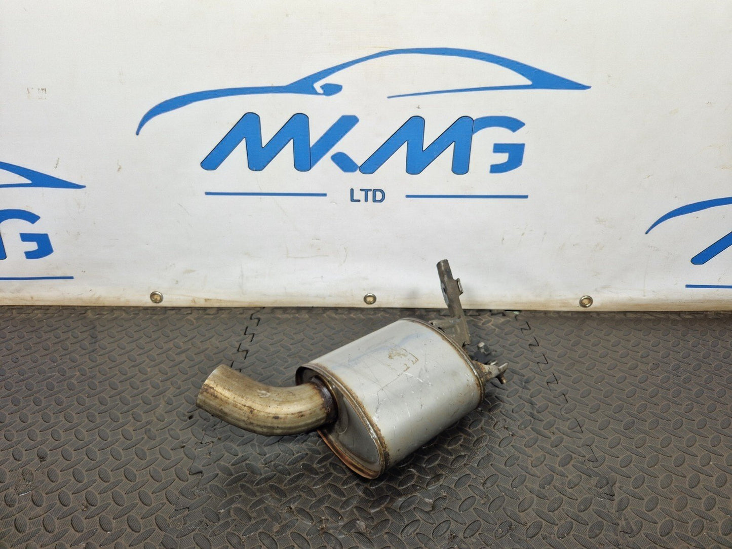 MERCEDES BENZ C CLASS W205 C220 REAR EXHAUST BOX SILENCER A2054911701