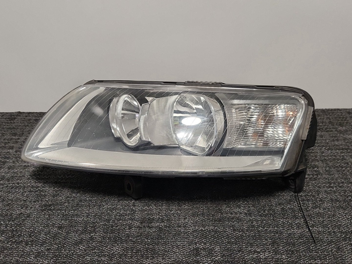 Audi A6 Quattro MK3 (4F) (C6) Estate Front Left N/S Passenger Headlight