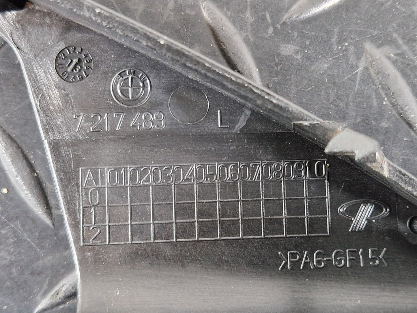 11-18 BMW 6 SERIES F13 GENUINE FRONT LEFT DOOR TWEETER INNER SEAL 7224221