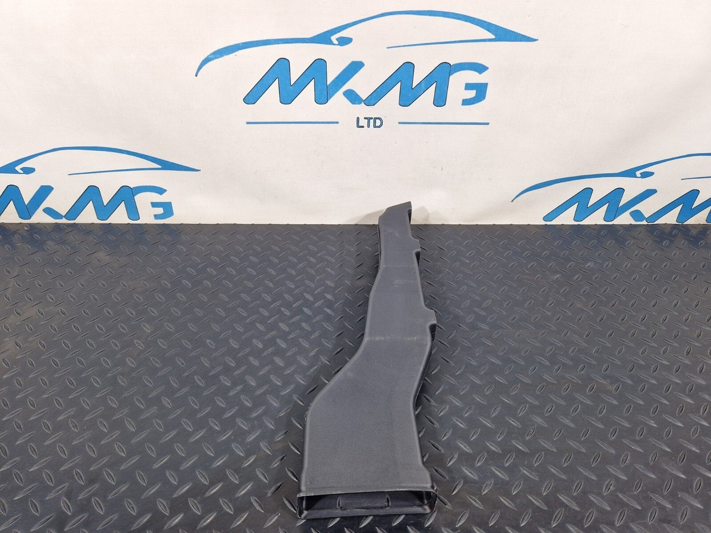 18-ON MERCEDES BENZ SPRINTER W907 W910 OEM AIR DUCT A9078311400