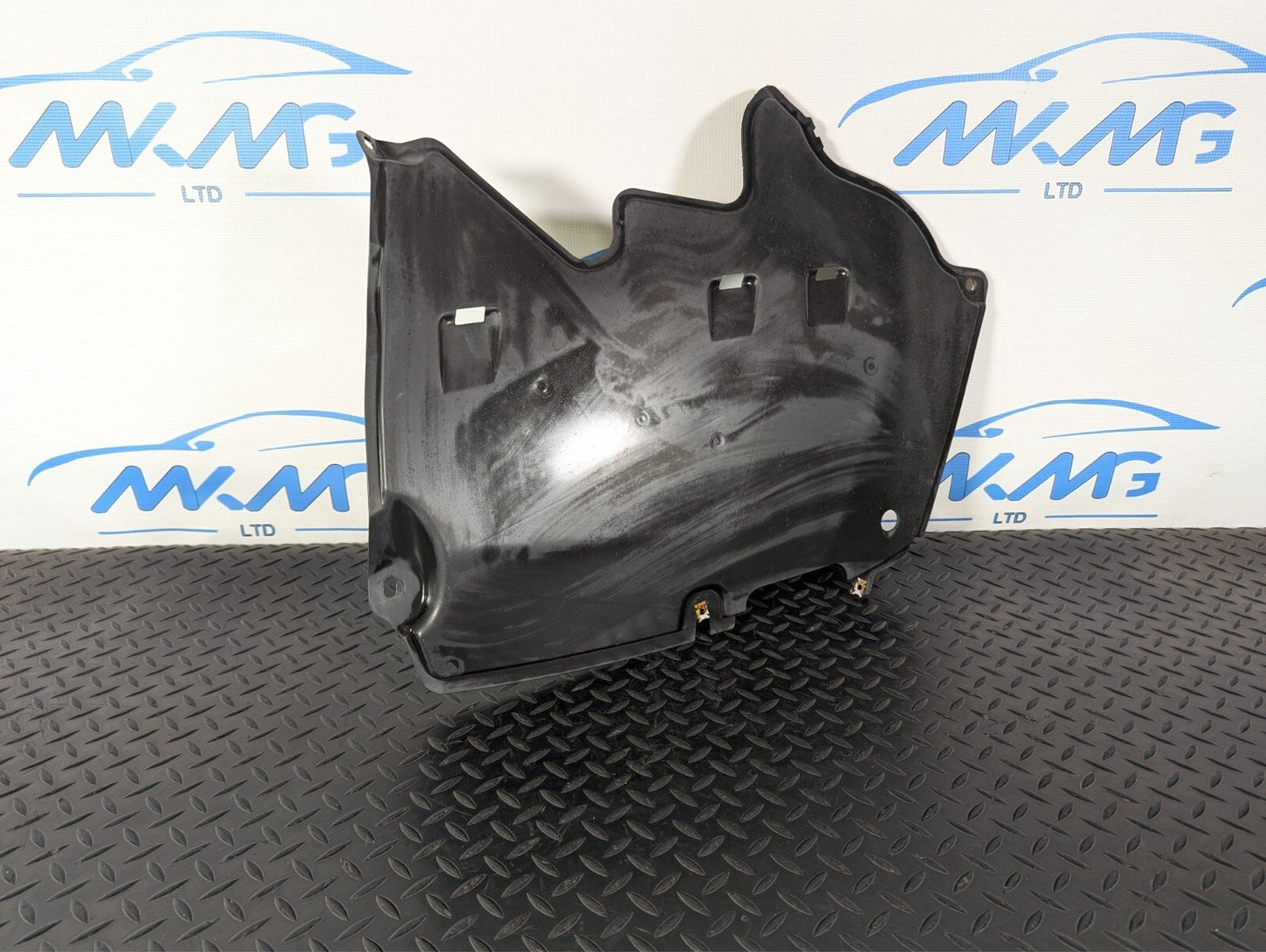 16-19 AUDI A4 B9 OEM REAR LEFT SIDE N/S BODY UNDER TRAY SHIELD COVER 8W0825217A