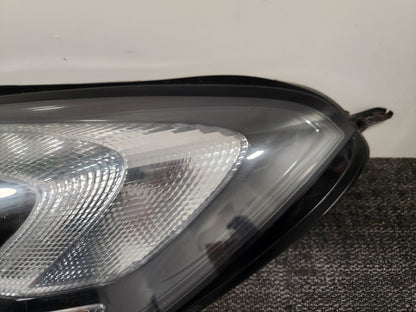 Vauxhall Corsa MK4 (E) (4500) Hatchback Front Left Headlight 13381345 *Damaged*