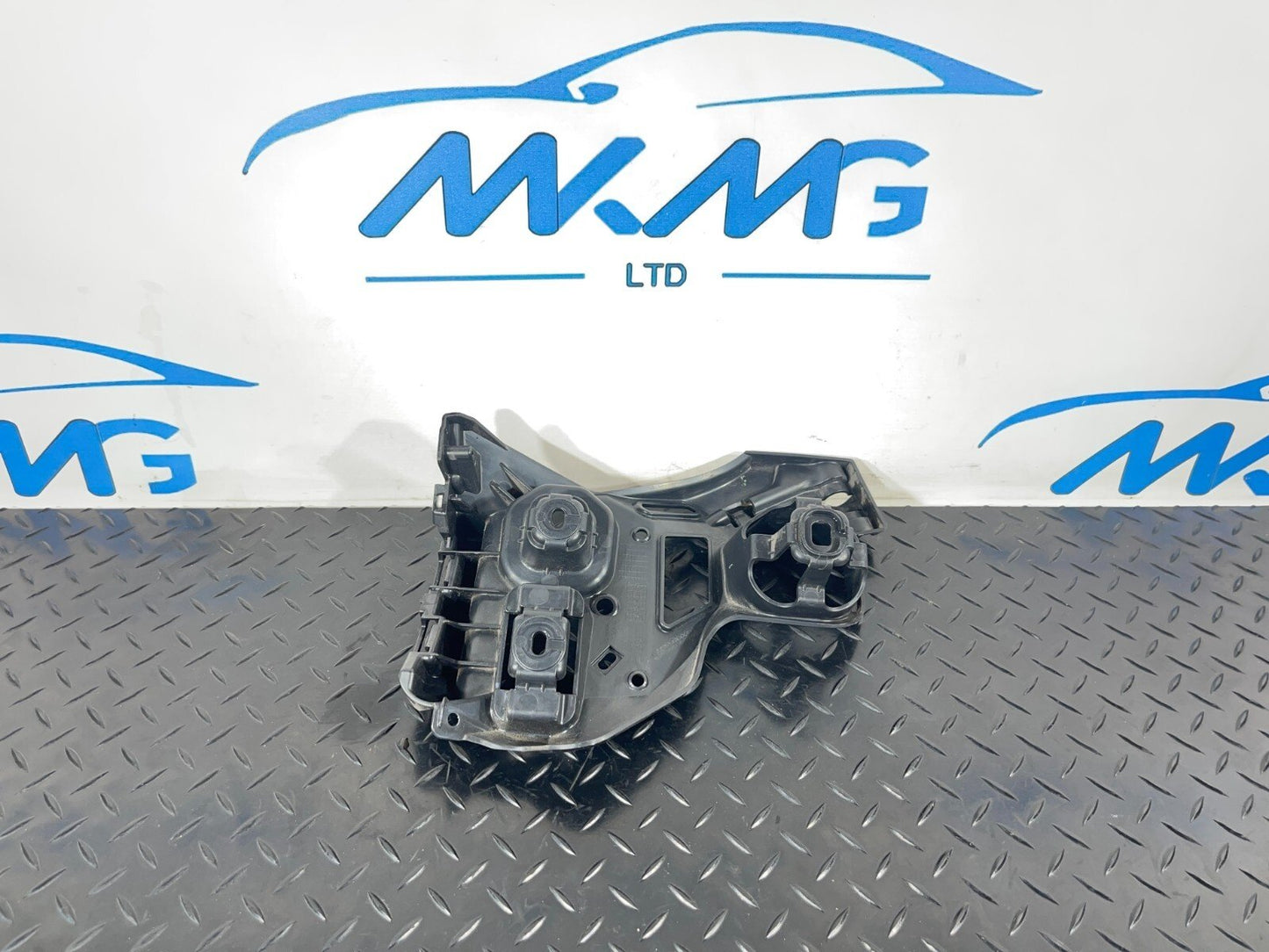 BMW F44 Gran Coupe Bumper Bracket Rear Right O/S Upper Guide Mount 8494946
