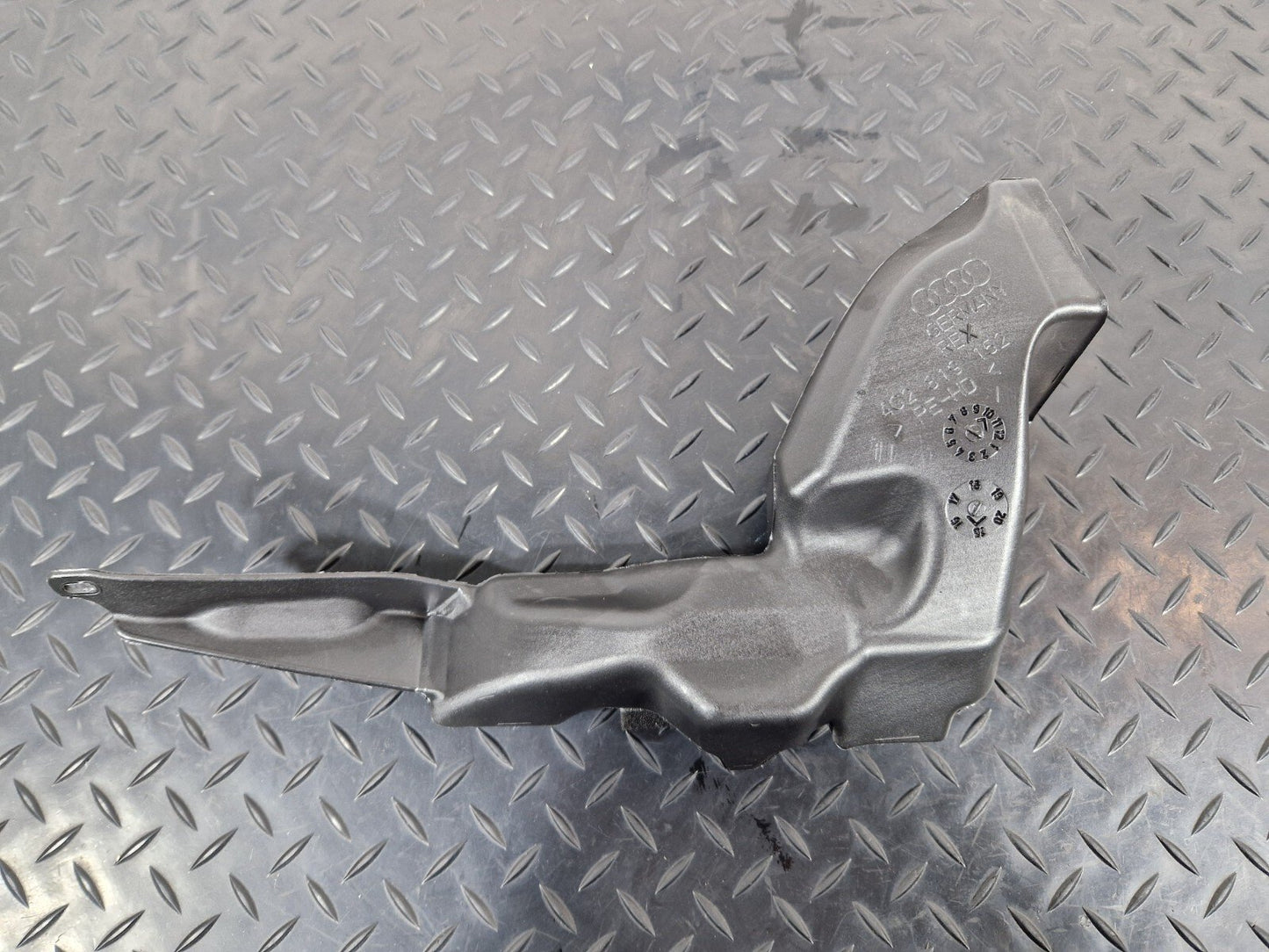 12-18 AUDI A6 C7 RIGHT FRONT FOOTWELL VENT AIR DUCTING OUTLET 4G2819152