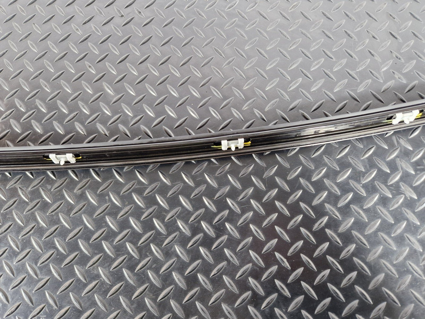 11-18 BMW 6 SERIES F06 LEFT WINDOWS SURROUND TOP UPPER ROOF STRIP 7275303