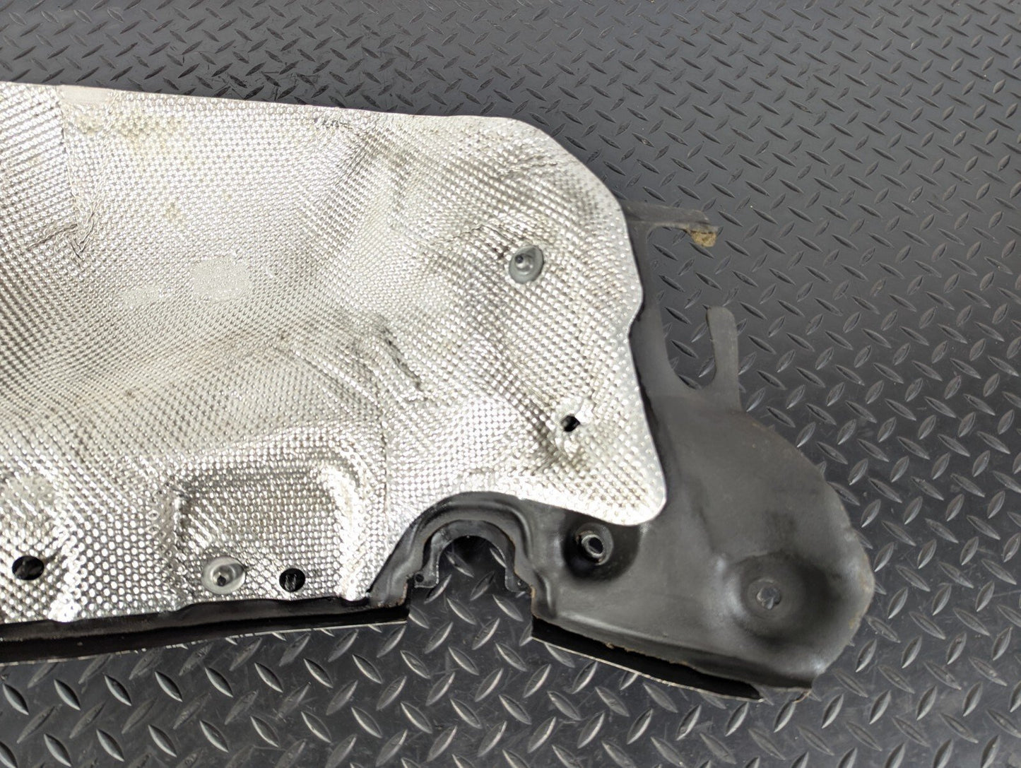 10-17 AUDI A8 4H BULK HEAD WATER DEFLECTOR 4H0819523F