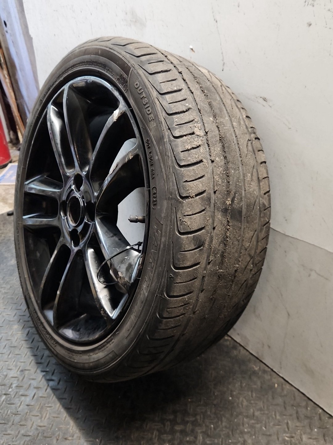 Vauxhall Corsa MK3 (D) (4400) 17" Alloy Wheel with Tyre 215/45/17 ~3mm 9272760