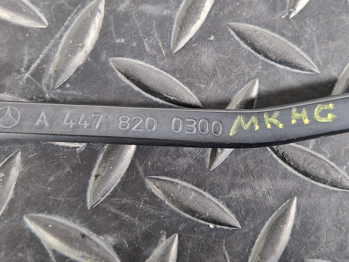 Mercedes-Benz Vito W447 Genuine Right O/S Front Wiper Arm A4478200300