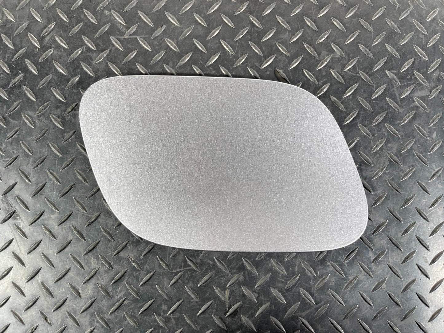 2019-ON  LAND ROVER DISCOVERY L550 FUEL FILLER FLAP COVER LK72405A26AA
