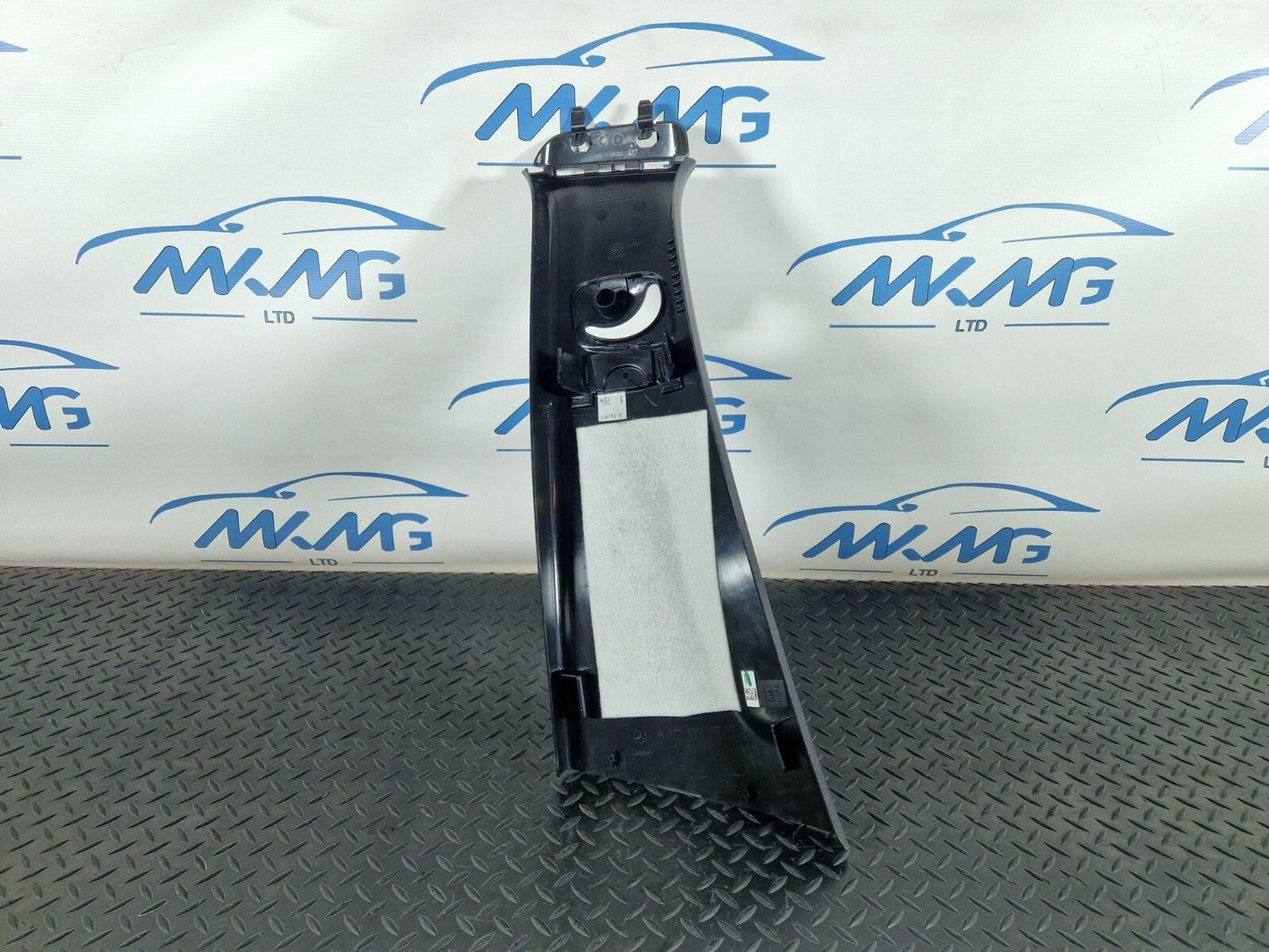 18-ON MERCEDES A CLASS W177 RIGHT DRIVER SIDE B-PILLAR TRIM PANEL A1776900300