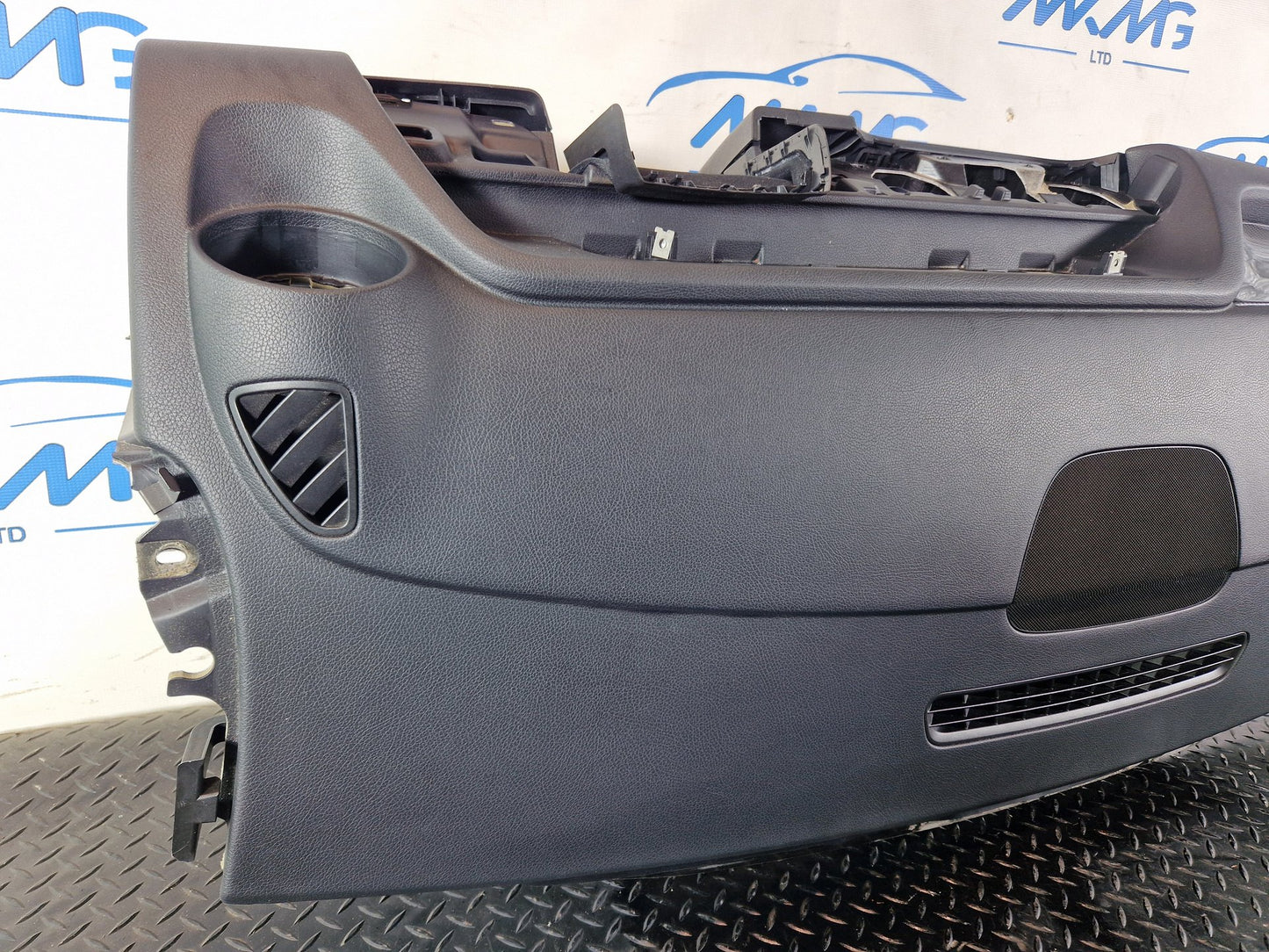 Mercedes-Benz B200d B-Class W247 complete dashboard with air bag