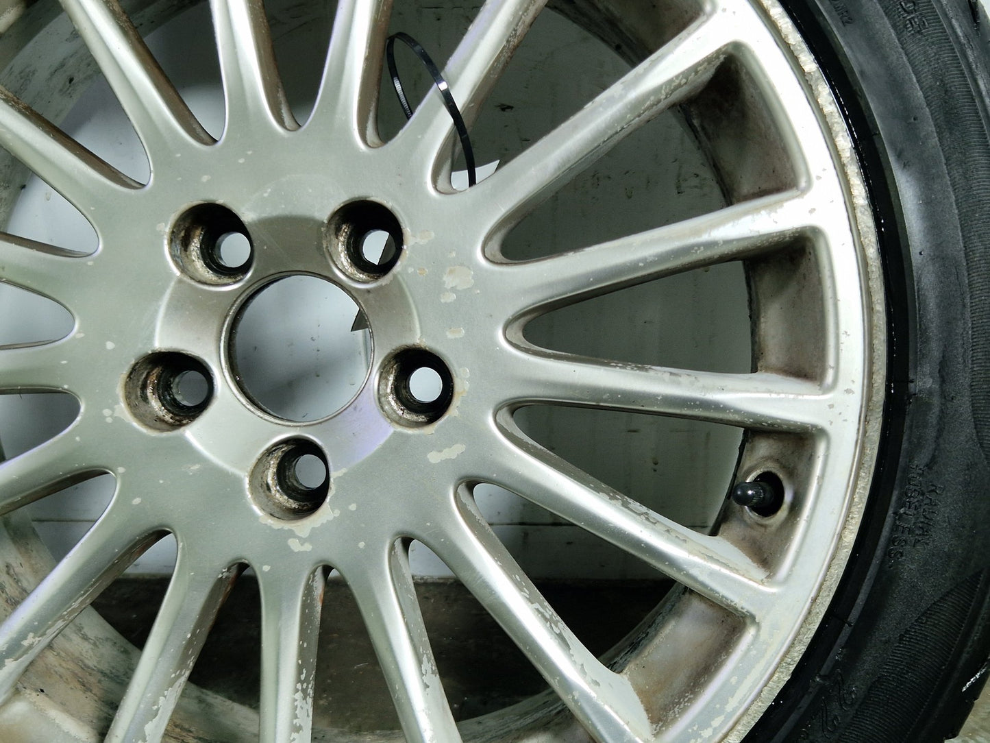 Volvo S60 MK1 17" Alloy Wheel with Tyre 225/45/17 ~5mm 8623719