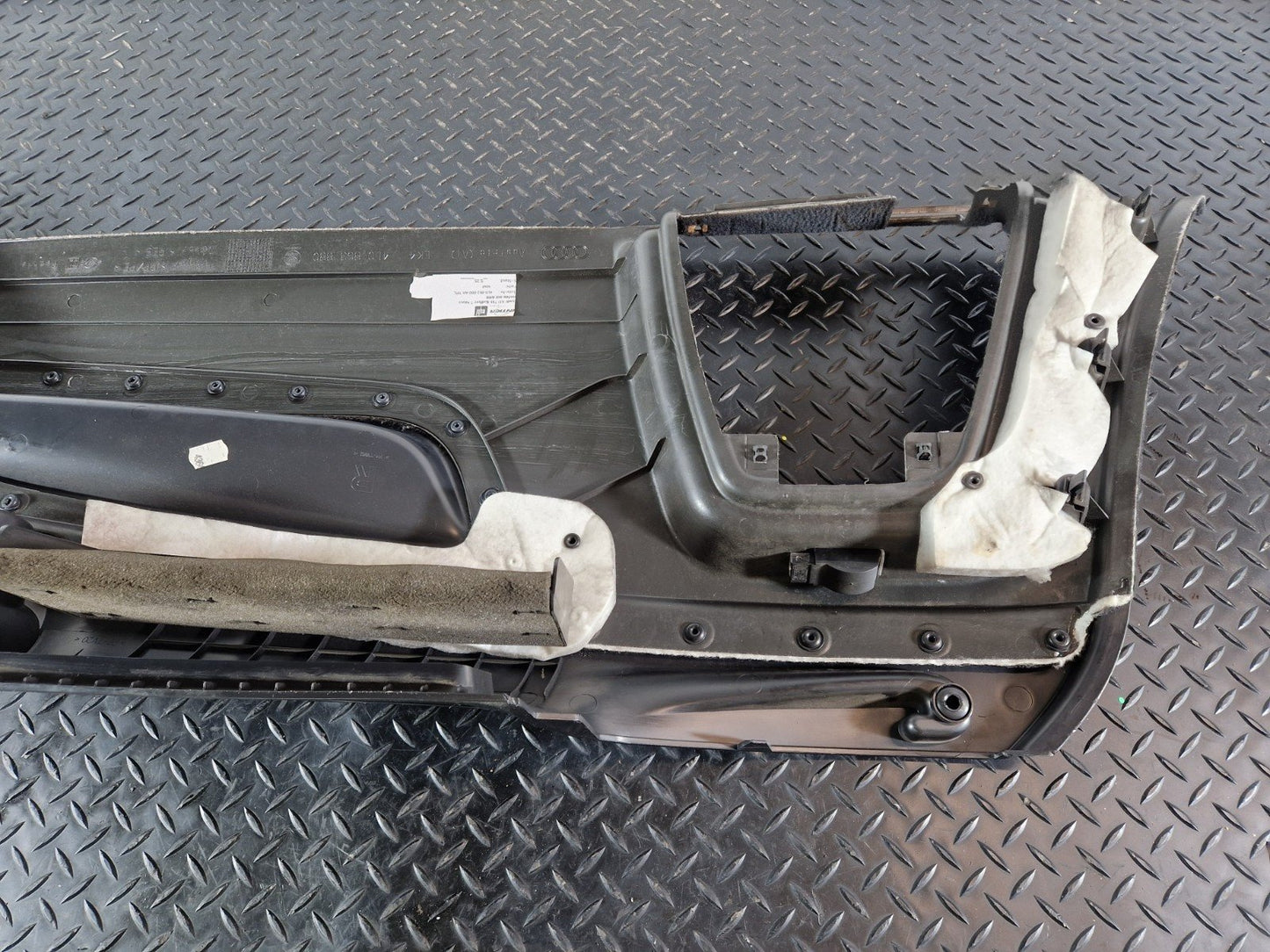 10-15 AUDI Q7 4L RIGHT DRIVER SIDE BOOT FLOOR TOOLBOX TRIM PANEL 4L0863880AA