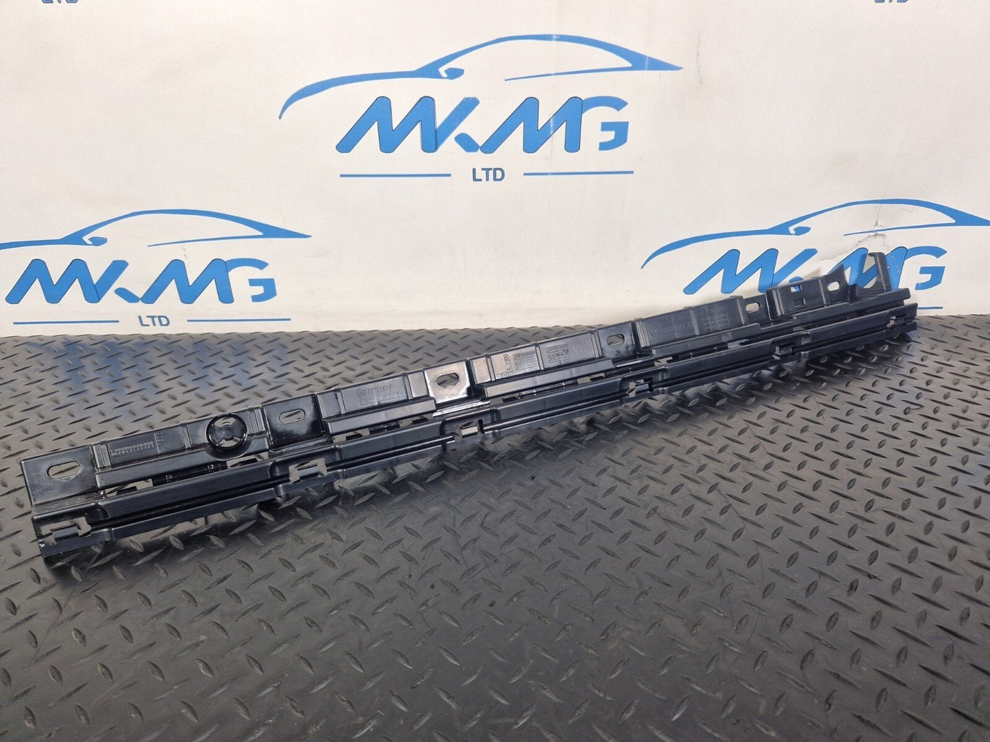 11-18 BMW 6 SERIES F06 SIDESKIRT BRACKET FRONT DRIVER RIGHT SIDE 7276348