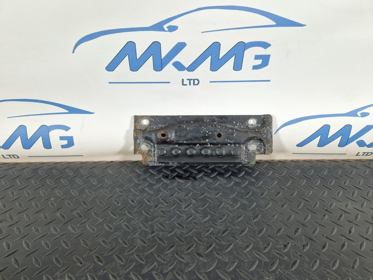 16-19 AUDI A4 AVANT B9 S-LINE OEM MUFFLER MOUNT BRACKET PLATE 8W0803183A