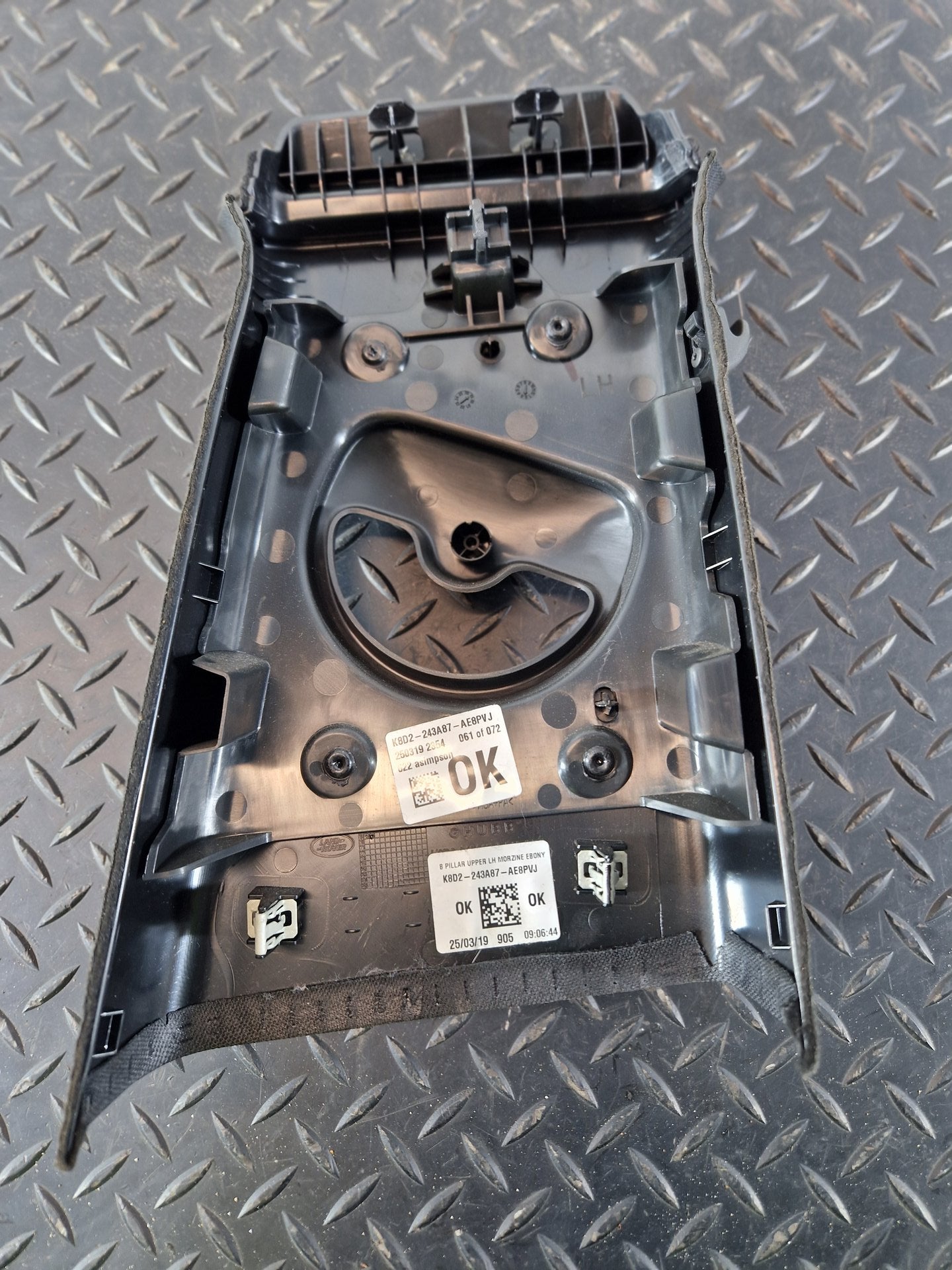 Range Rover Evoque L551 B PILLAR TRIM PANEL LEFT SIDE K8D2243A87AE8PVJ