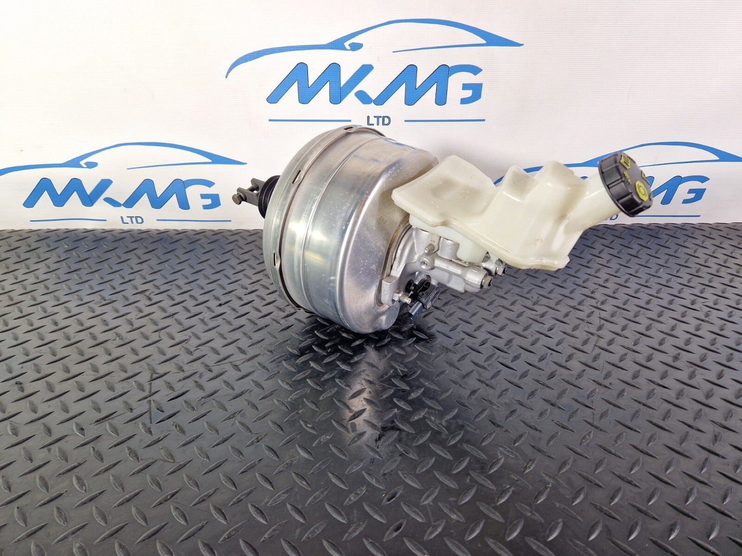 18-ON MERCEDES BENZ A CLASS W177 BRAKE SERVO & MASTER CYLINDER OEM A2474300100