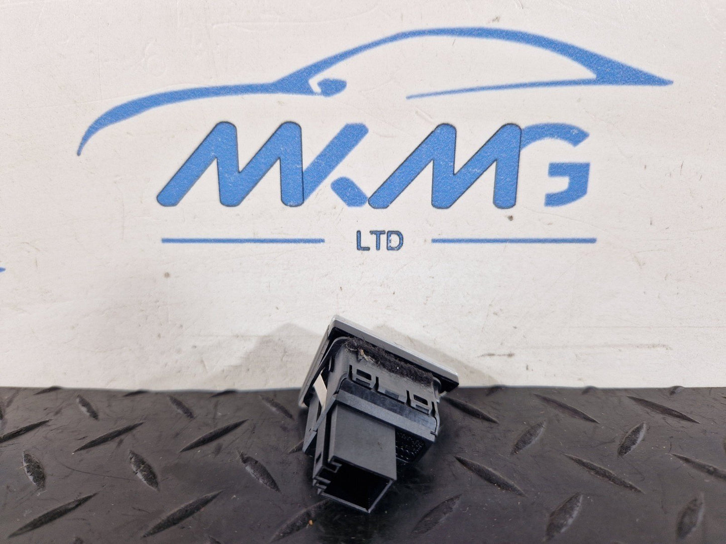 16-20 AUDI Q7 4M GENUINE AUTO HOLD BRAKE CONTROL SWITCH BUTTON 4M2927143B