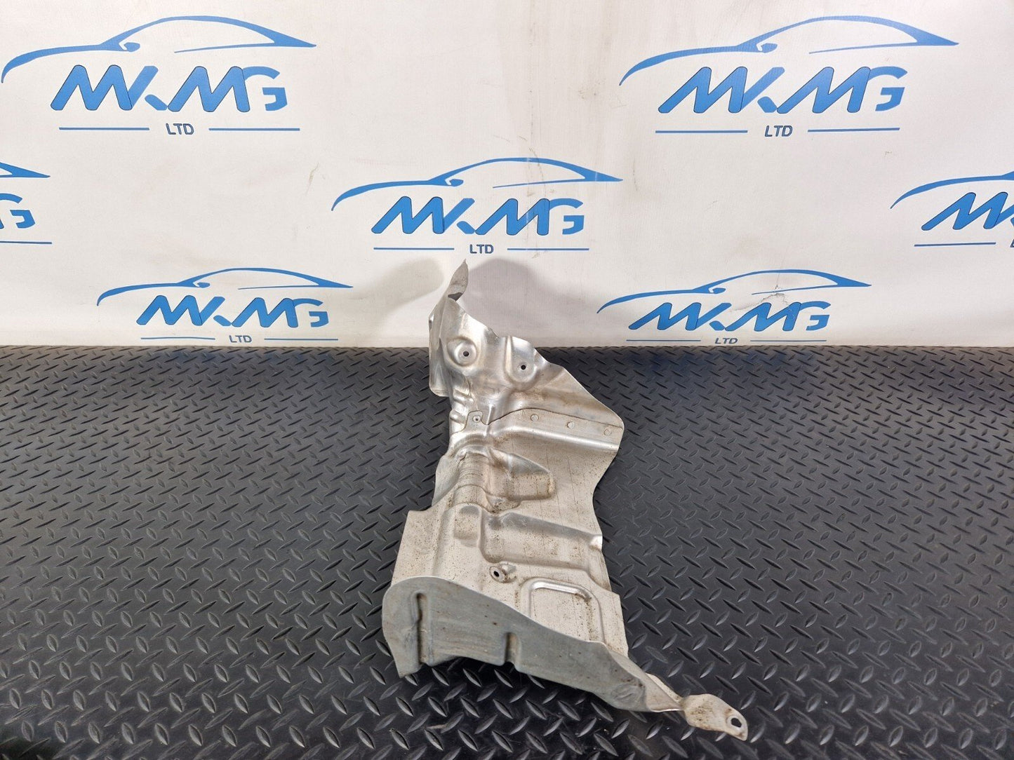 BMW 1 2 X1 X2 SERIES F40 F44 F45 F48 STEERING RACK HEAT RESISTANT PLATE 6869739
