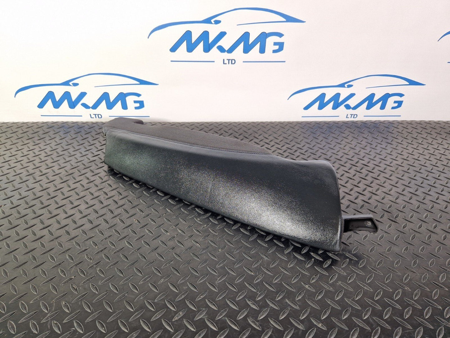 15-18 AUDI A7 4G OEM REAR SEAT CORNER LEATHER TRIM O/S 2300047R