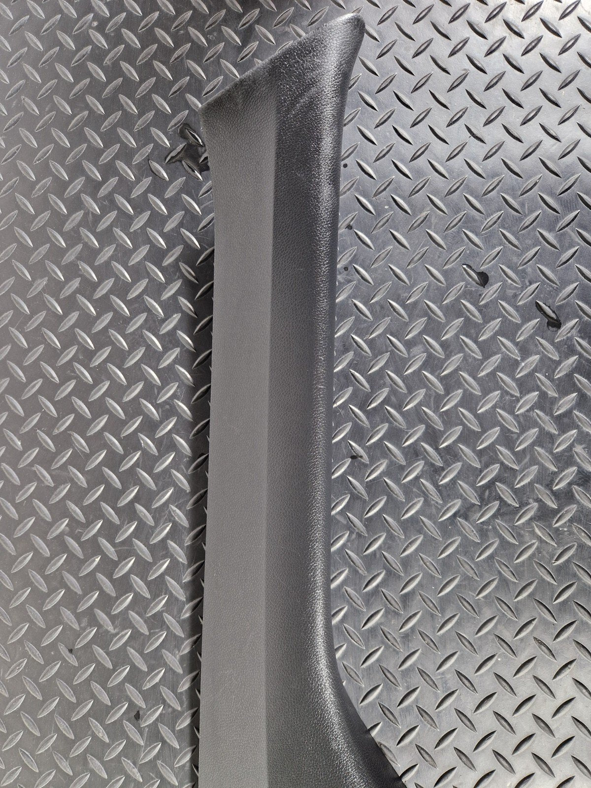 18-ON MERCEDES BENZ SPRINTER W907 W910 FRONT RIGHT A-PILLAR COVER A9076901200