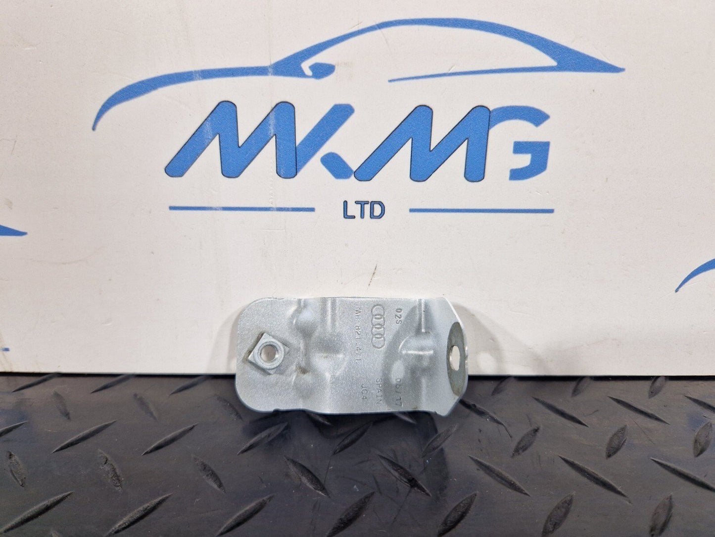16-23 AUDI S5 COUPE GENUINE WING FENDER BRACKET FRONT 8W6821471