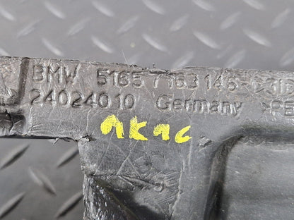 10-13 BMW X5 E70 LCI GENUINE FRONT RIGHT DRIVER WING FENDER SEAL 7163146