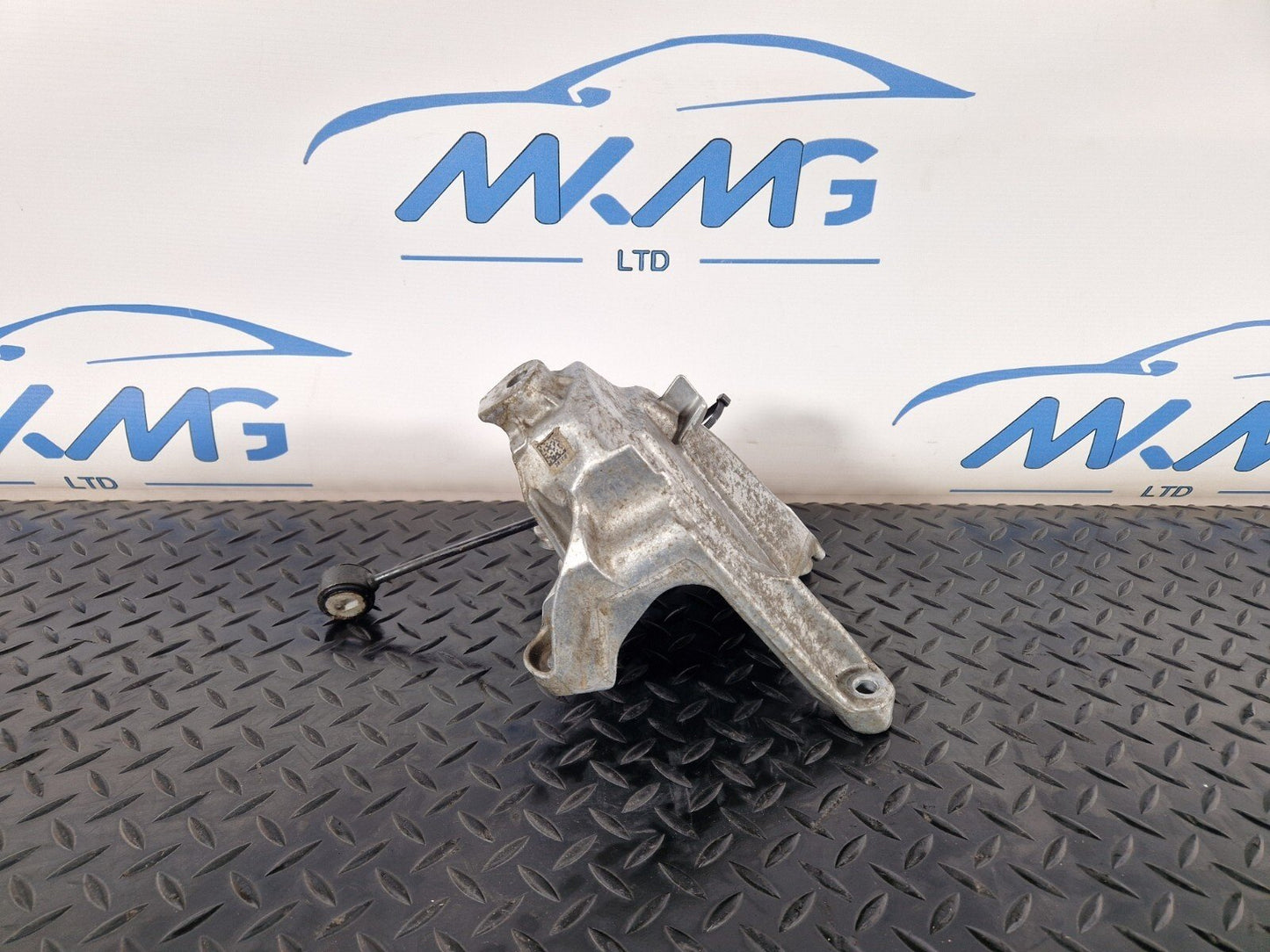 16-24 AUDI A5 F5 GENUINE LEFT N/S ENGINE MOUNT BRACKET & BEARING 4M0199307