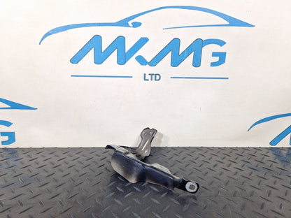 20-24 BMW 1 SERIES F40 GENUINE FRONT RIGHT FENDER MOUNT BRACKET 7450388