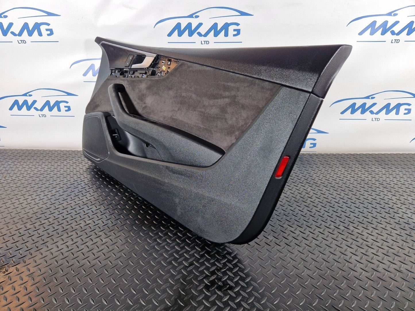 16-24 AUDI A5 F5 S-LINE CONVERTIBLE FRONT RIGHT DRIVER SIDE DOOR CARD 8W6867134