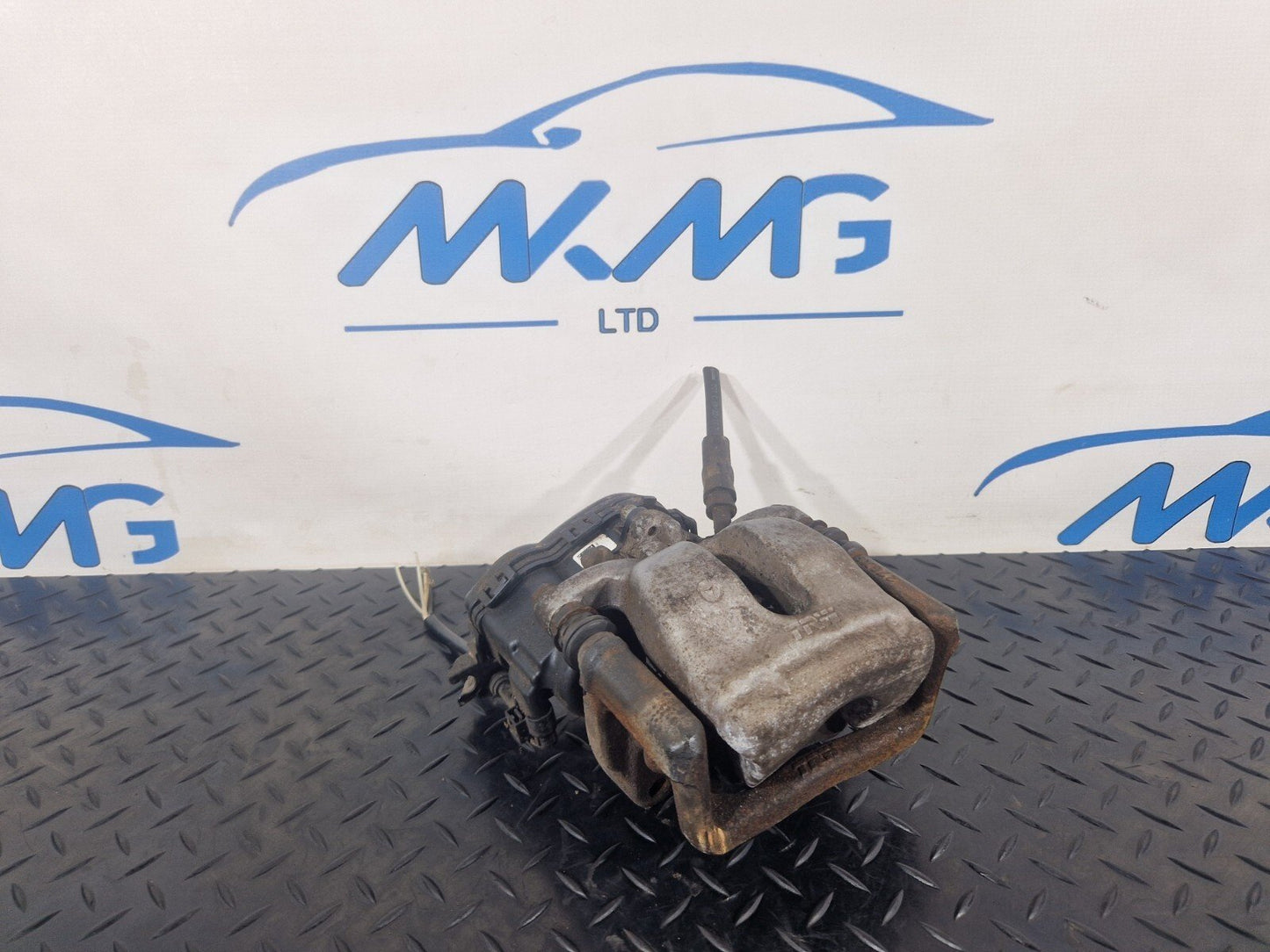 12-18 MERCEDES BENZ GENUINE REAR BRAKE CALIPER LEFT PASSENGER SIDE A2464232198