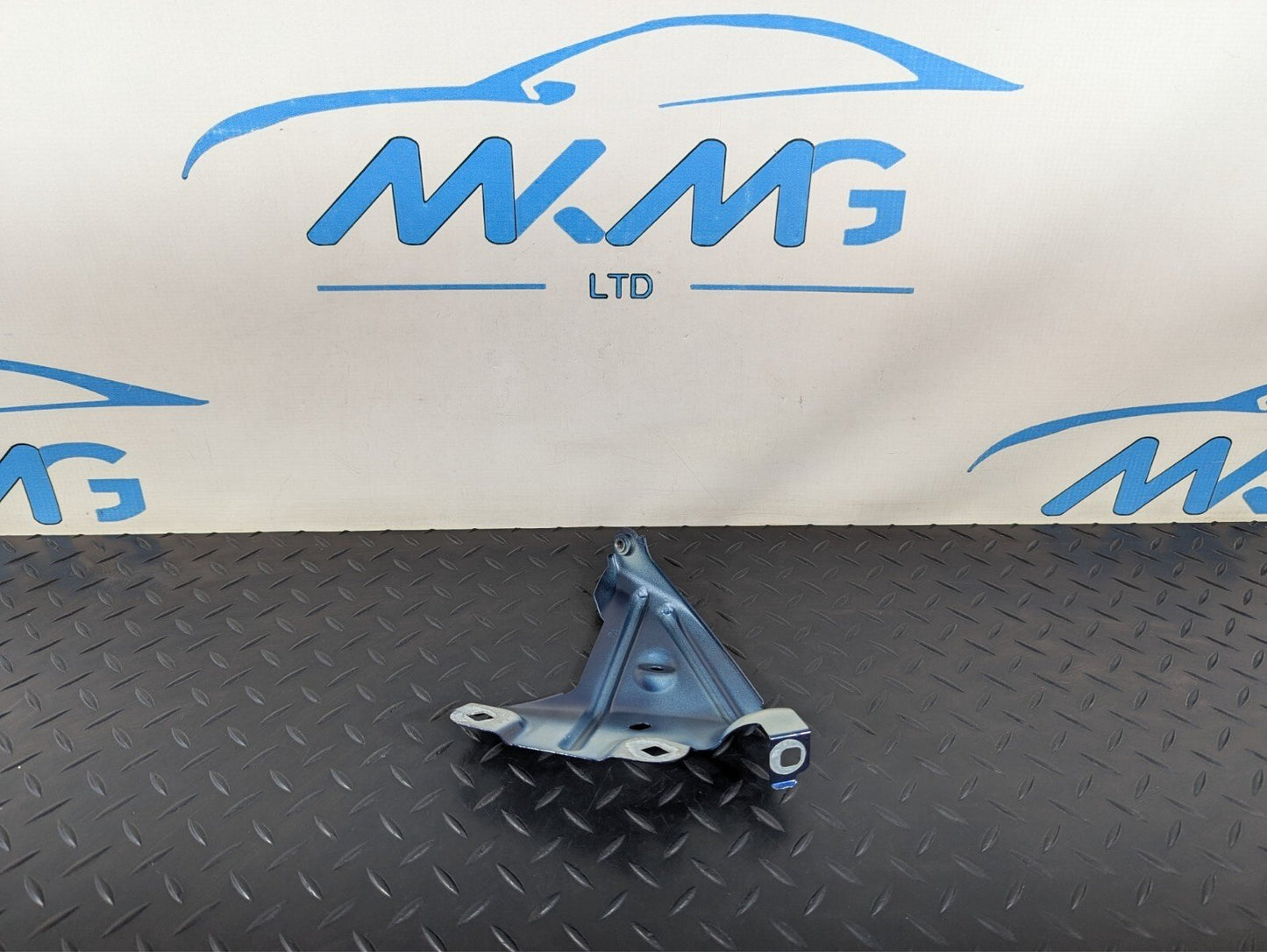 16-22 BMW X1 F48 FRONT RIGHT DRIVER SIDE WING FENDER BLUE BRACKET HOLDER 7351516