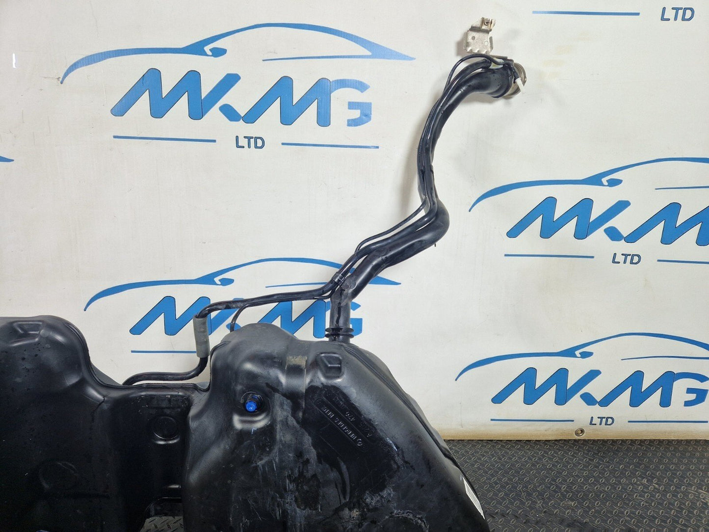 14-21 MERCEDES BENZ C-CLASS C200d W205 DIESEL FUEL TANK & PUMP A2054700501