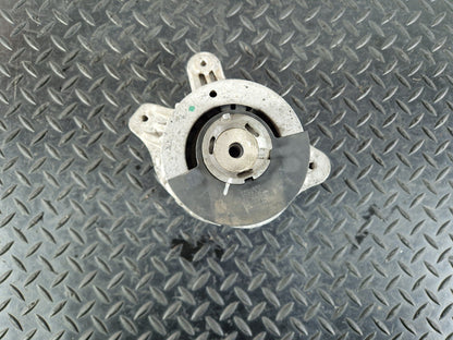 14-21 MERCEDES BENZ C200 W205 RIGHT O/S ENGINE SUPPORT MOUNT BRACKET A2052400300