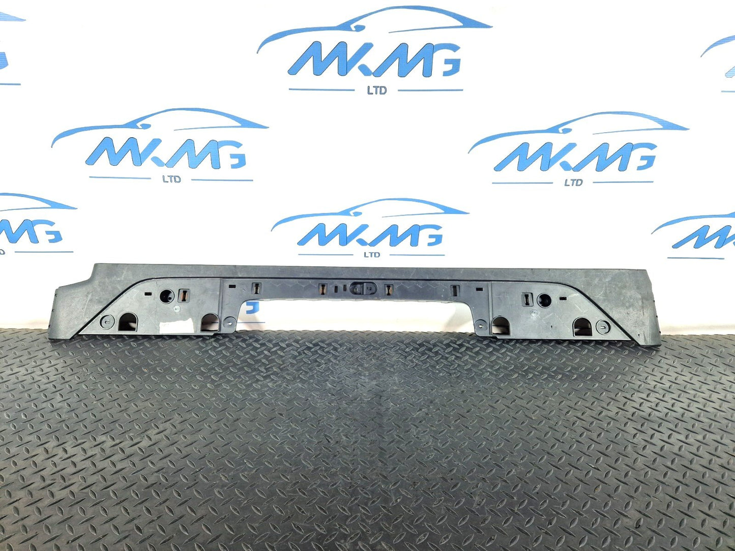 14-23 MERCEDES BENZ VITO W447 OEM BOOT STEP PANEL A4476940328