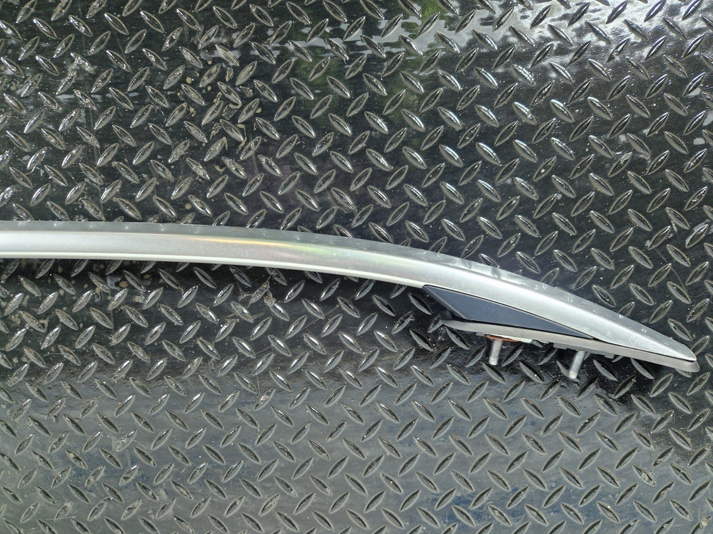 11-19 MERCEDES BENZ ML W166 GENUINE ROOF RACK RAIL A1668900493