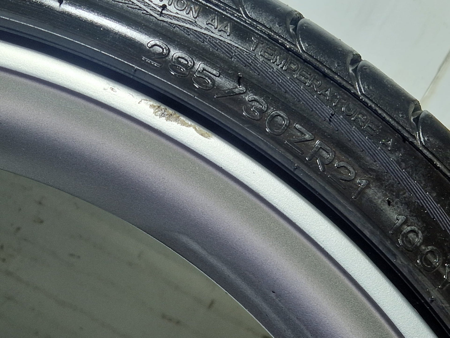 Audi A7 21" Alloy Wheel with Tyre 285/30/21 6mm 4H0601025AT