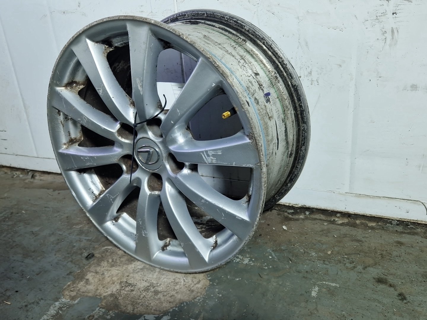 Lexus IS220d MK2 FL (ALE20) Sedan Genuine 10 Spoke 17" Alloy Wheel