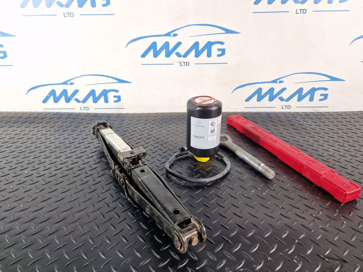 16-19 MERCEDES BENZ GLE W166 TOOL KIT SET JACK TOW EYE TYRE FIX HAZARD TRIANGLE