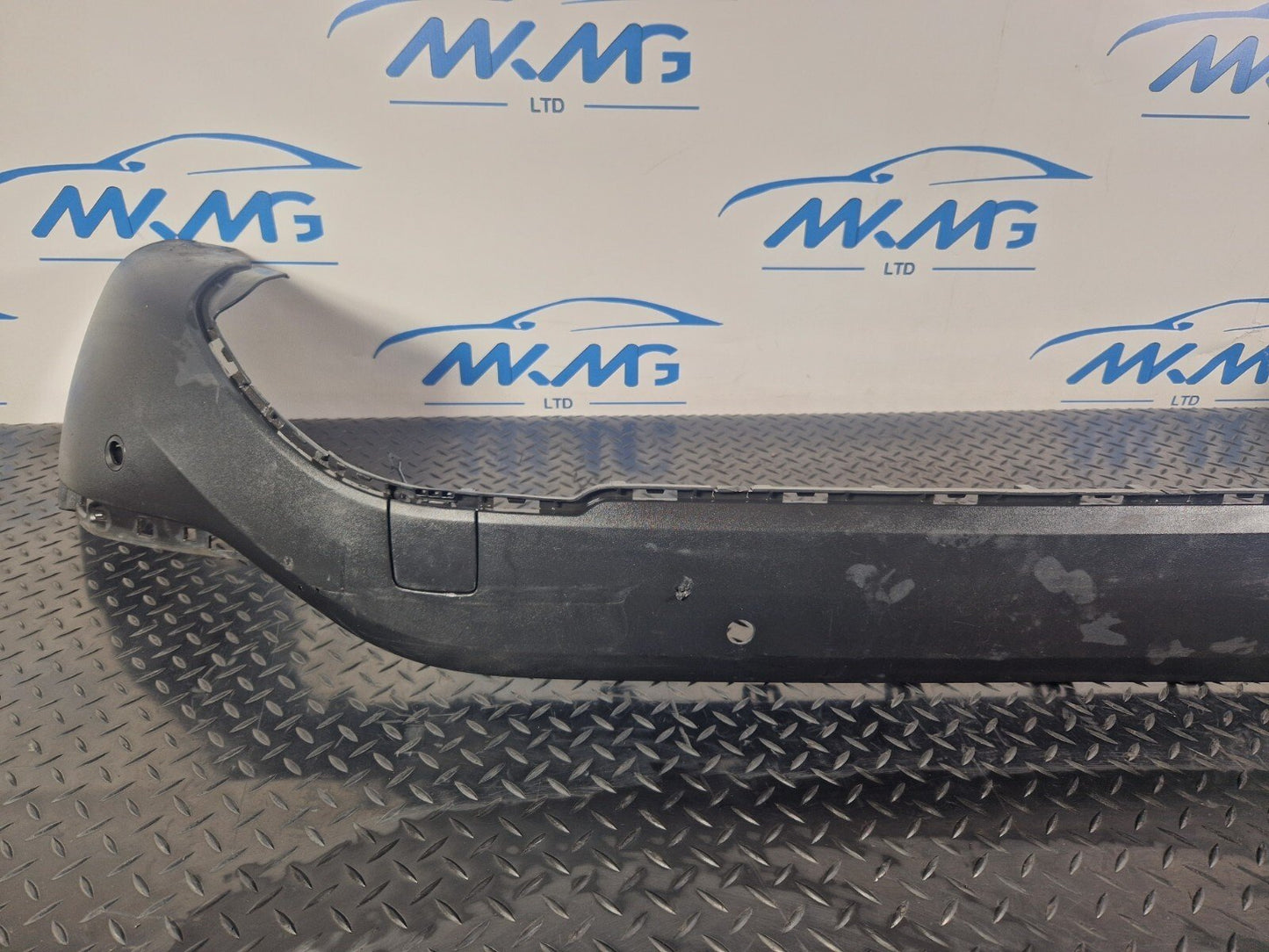 16-22 BMW X1 F48 GENUINE REAR BUMPER IN BLACK 73552713