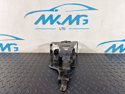 11-18 BMW 6 SERIES F13 HEADLIGHT SUPPORT BRACKET RIGHT SIDE 8125806