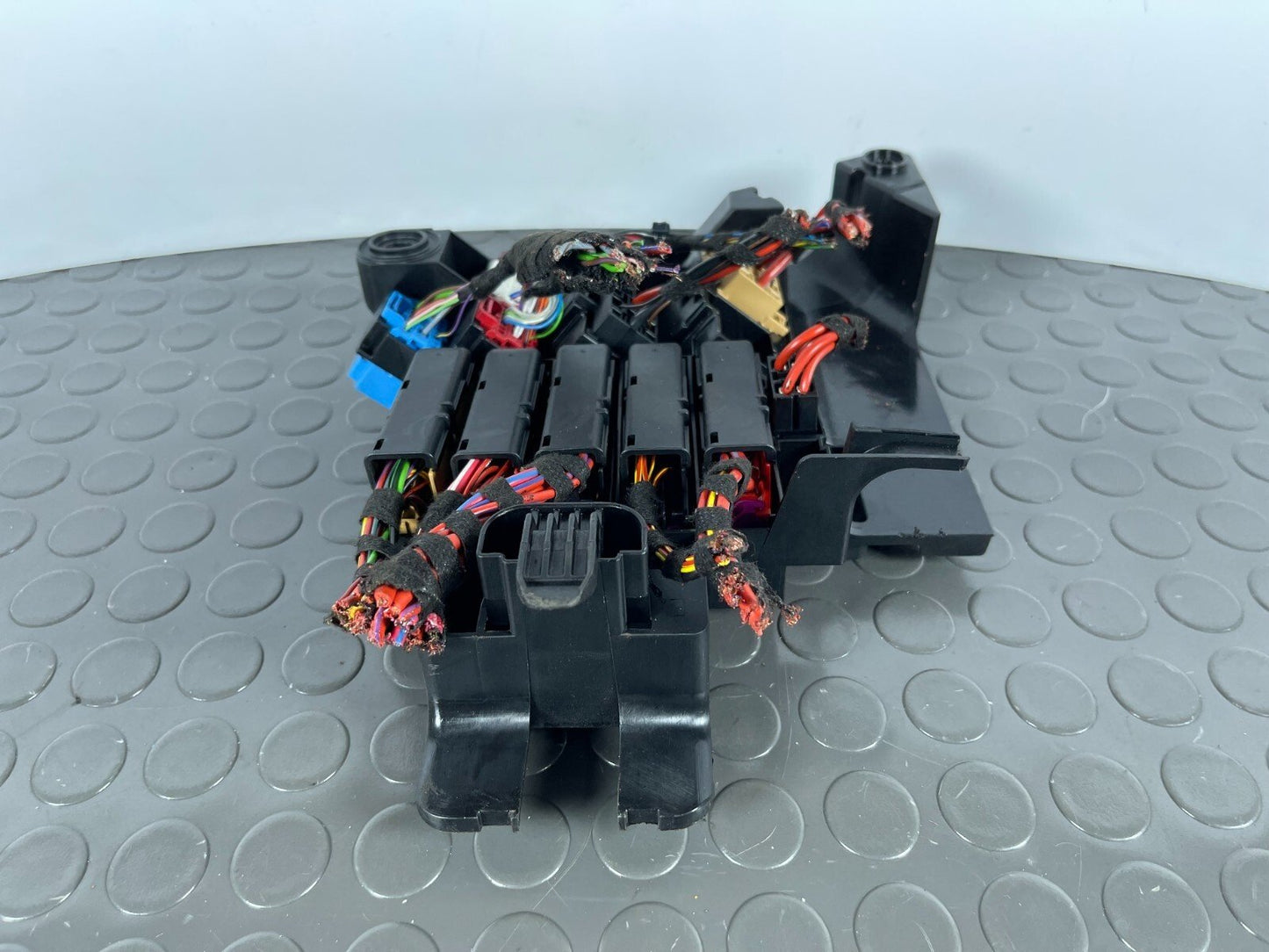 16-19 AUDI A4 B9 GENUINE FUSE RELAY BOX 8W2971845A