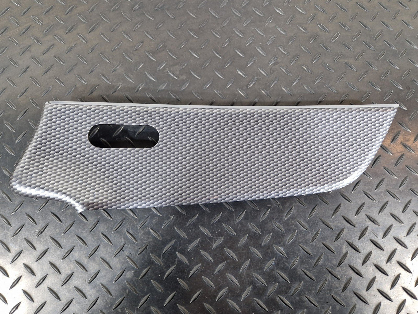 19-ON MERCEDES BENZ A CLASS W177 FRONT RIGHT SIDE DOOR MOULDING TRIM A1777206801