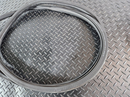 19-ON MERCEDES B CLASS W247 FRONT DOOR RUBBER SEAL FITS LEFT & RIGHT A2476920300