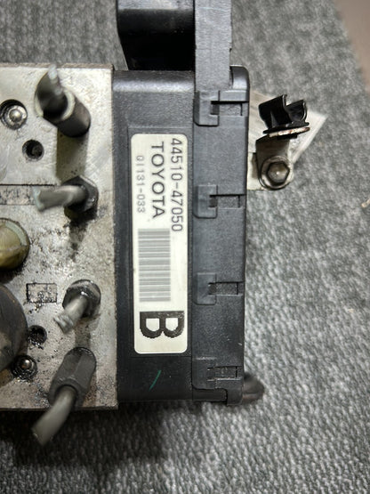 Toyota Prius MK2 (NHW20) Hatchback Genuine ABS Brake Pump Module 44510-47050