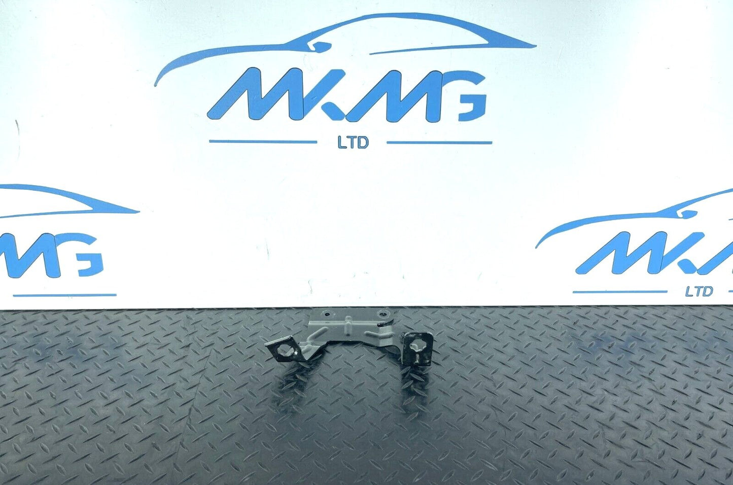 16-19 AUDI A4 B9 AVANT GENUINE EXPANSION COLLANT TANK BRACKET 8W0121232F