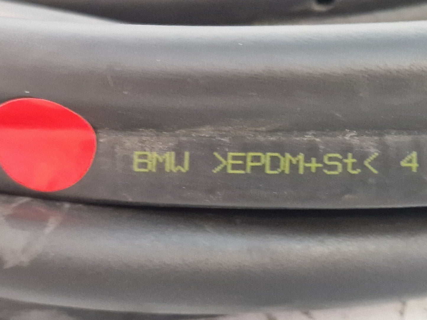 16-24 BMW 1 SERIES F20 F21 GENUINE BOOTLID TAILGATE RUBBER SEAL 4824114