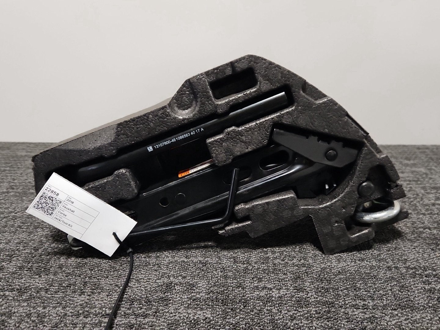 Vauxhall Corsa MK4 (E) (4500) Hatchback Genuine Jack Tool Kit *Damaged*