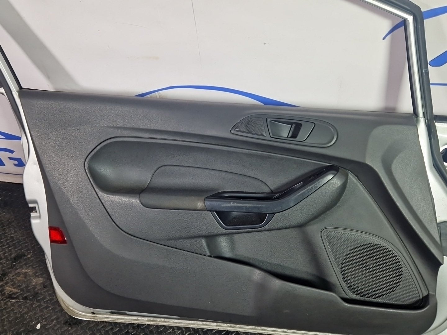 Ford Fiesta MK6 Hatchback Front Left N/S Door in Moondust Silver